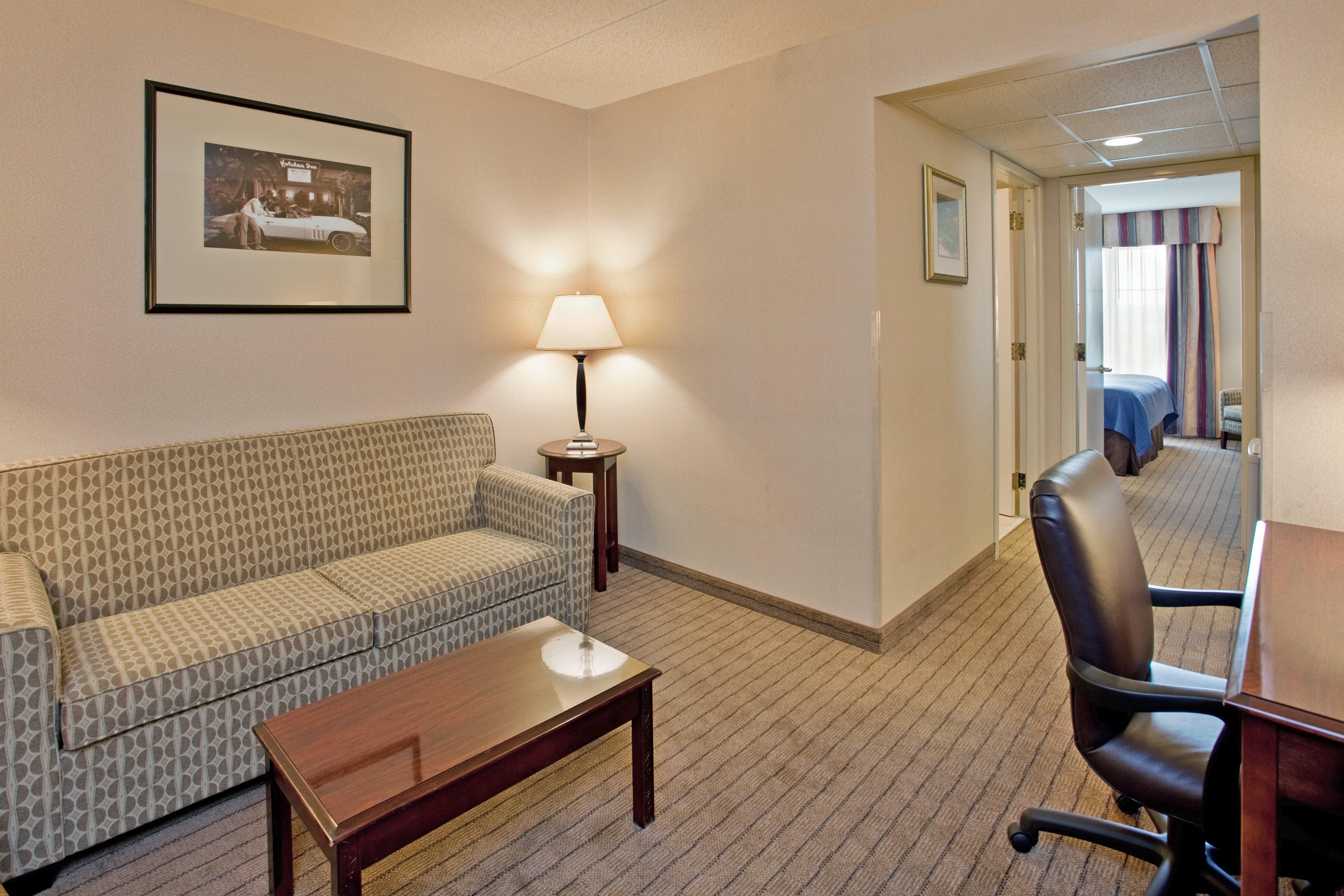 Holiday Inn Hotel & Suites Overland Park-Convention Center By Ihg Exterior photo