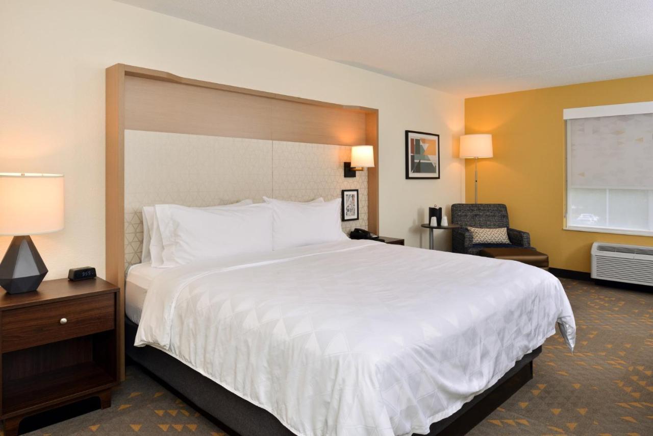 Holiday Inn Hotel & Suites Overland Park-Convention Center By Ihg Exterior photo