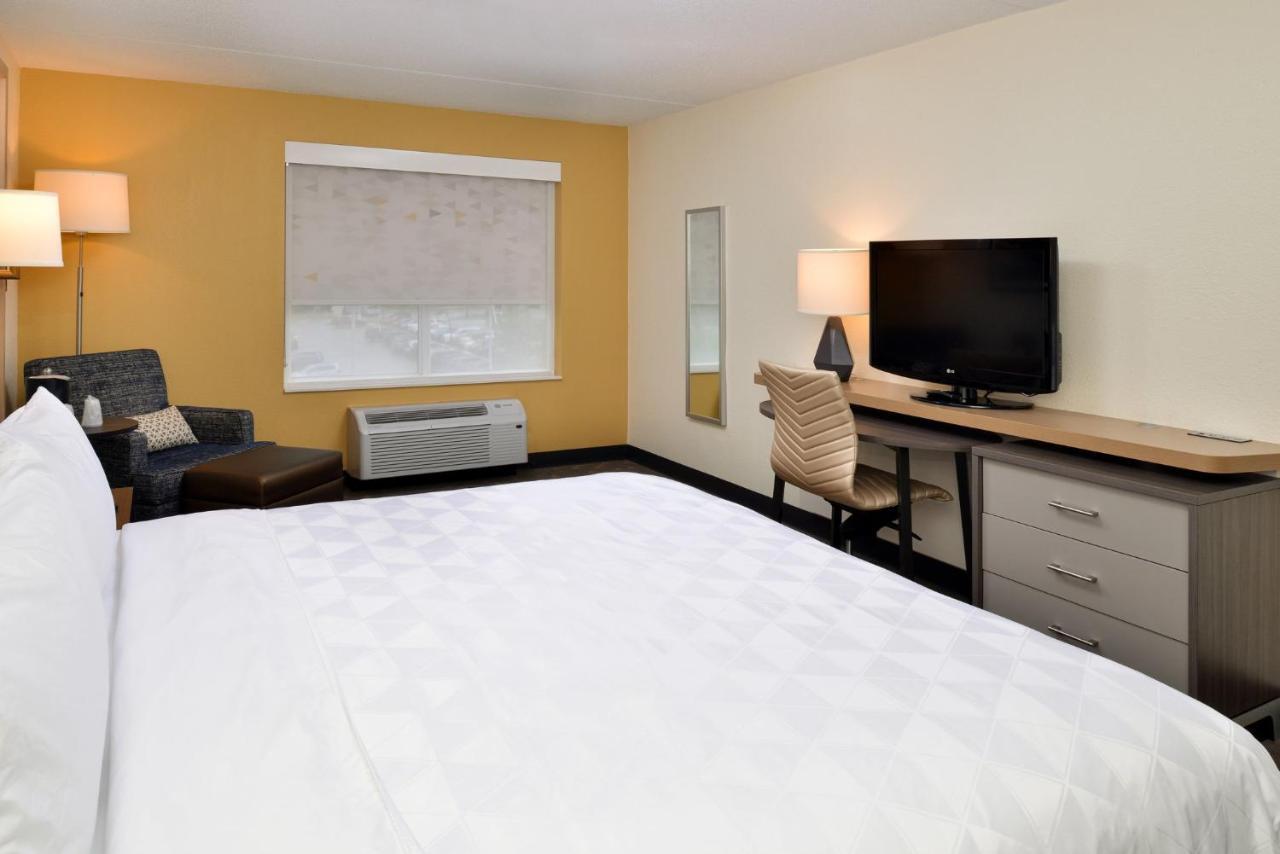 Holiday Inn Hotel & Suites Overland Park-Convention Center By Ihg Exterior photo