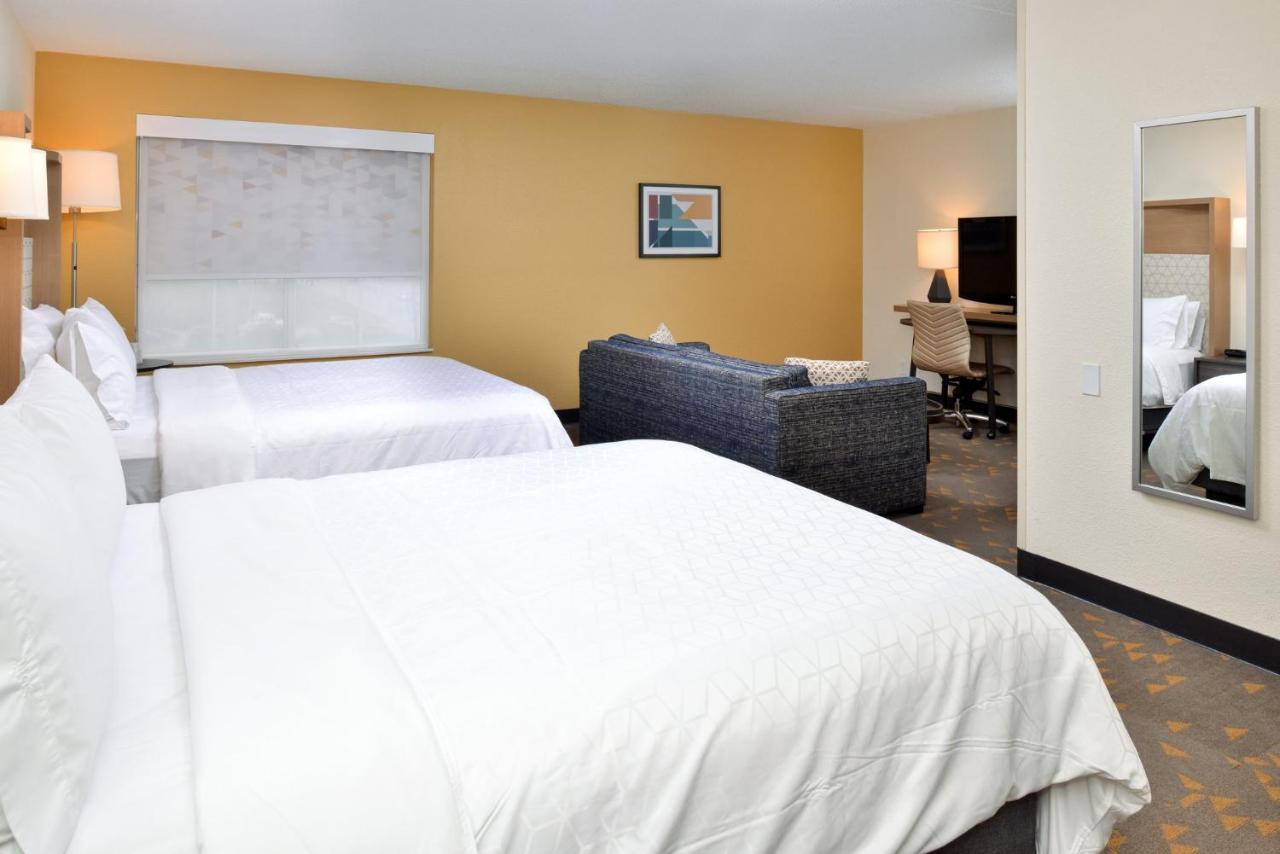 Holiday Inn Hotel & Suites Overland Park-Convention Center By Ihg Exterior photo