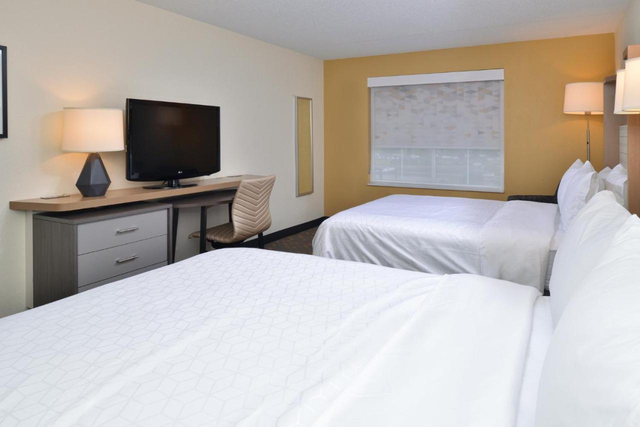 Holiday Inn Hotel & Suites Overland Park-Convention Center By Ihg Exterior photo