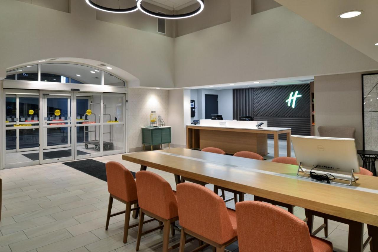 Holiday Inn Hotel & Suites Overland Park-Convention Center By Ihg Exterior photo