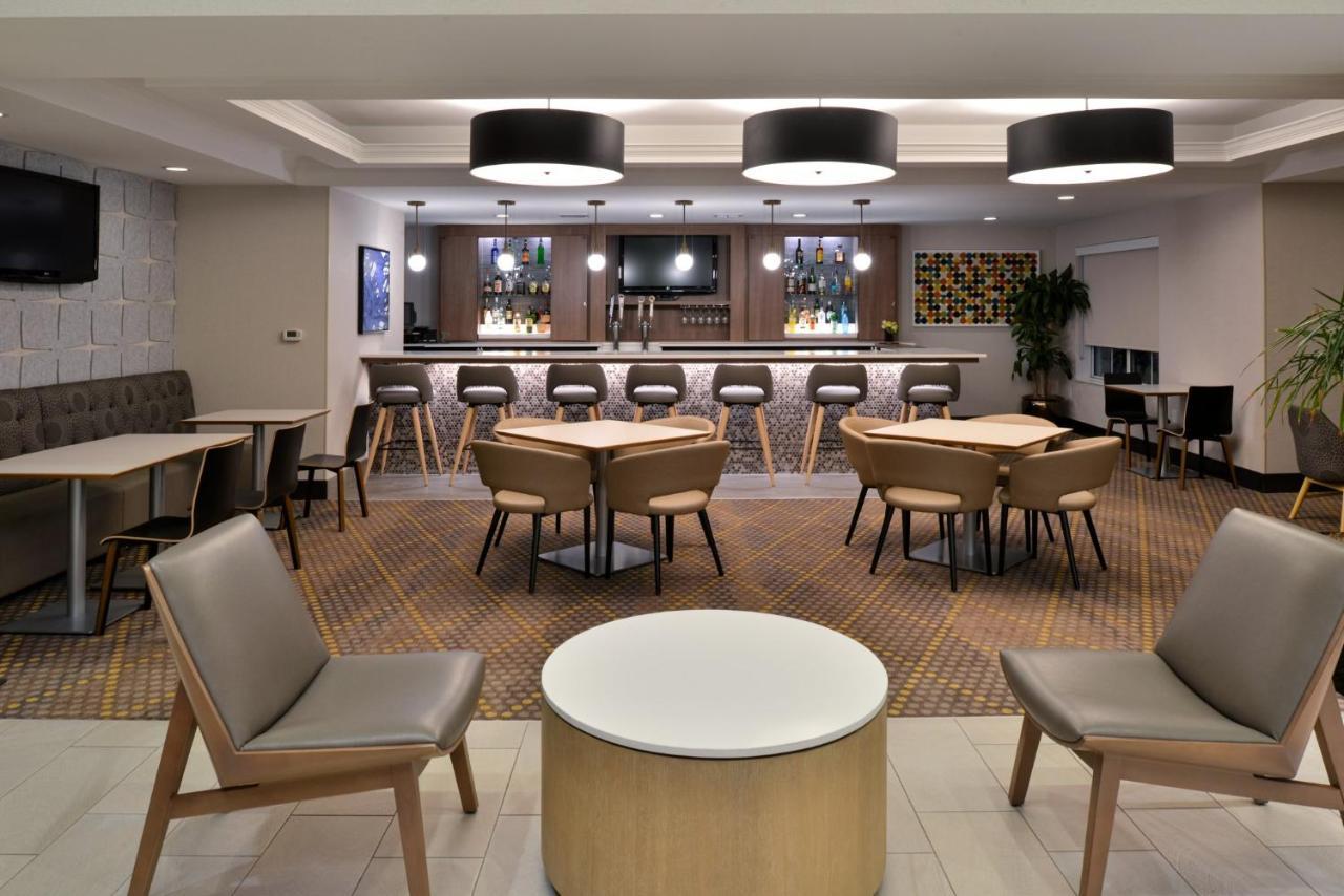 Holiday Inn Hotel & Suites Overland Park-Convention Center By Ihg Exterior photo