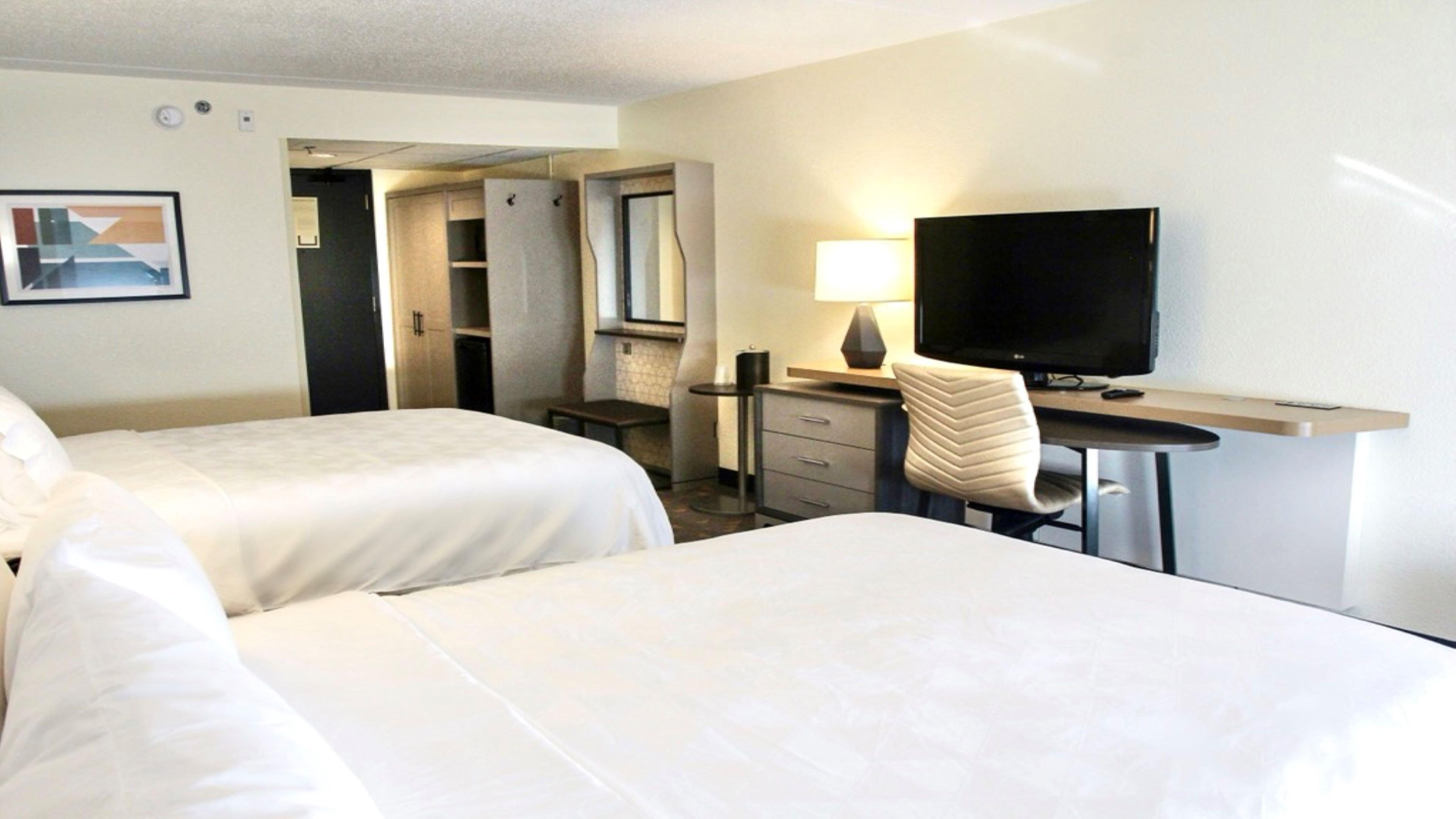 Holiday Inn Hotel & Suites Overland Park-Convention Center By Ihg Exterior photo