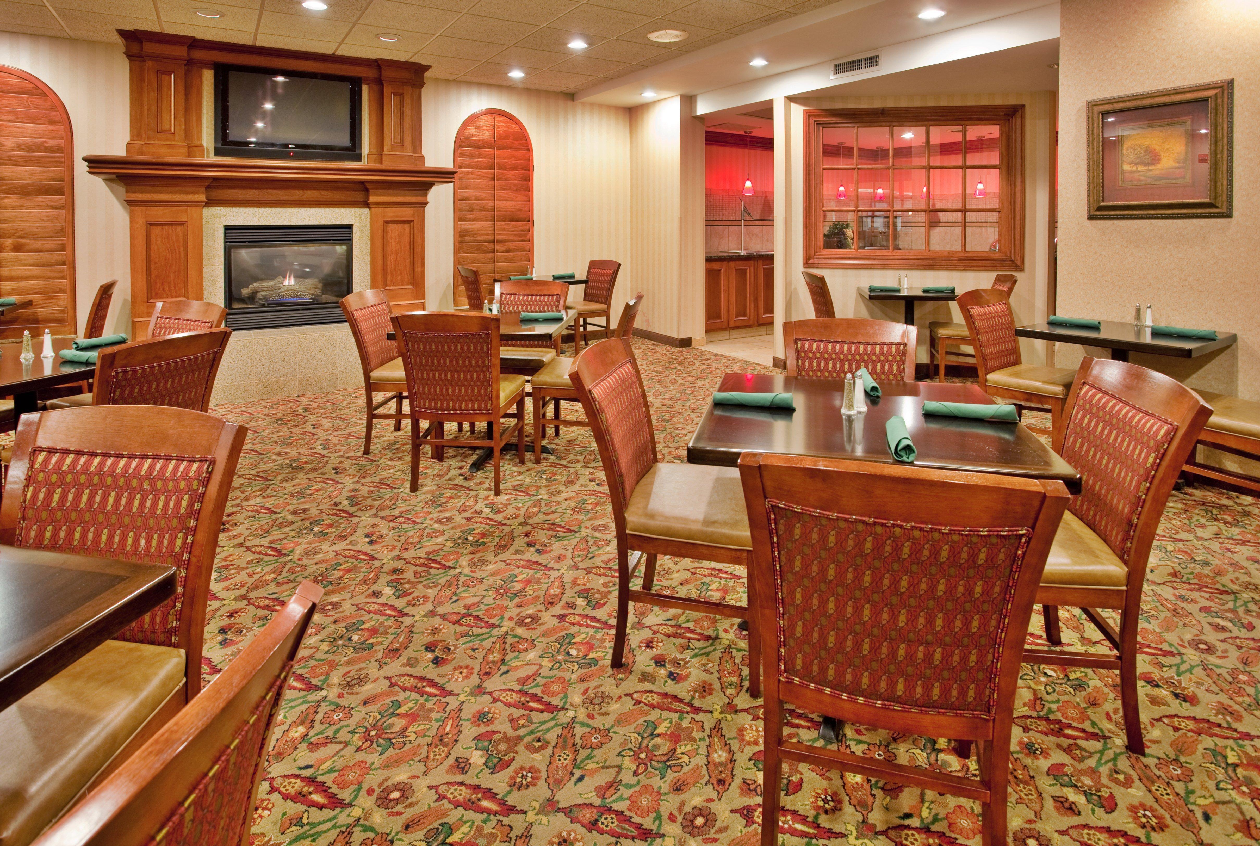 Holiday Inn Hotel & Suites Overland Park-Convention Center By Ihg Exterior photo