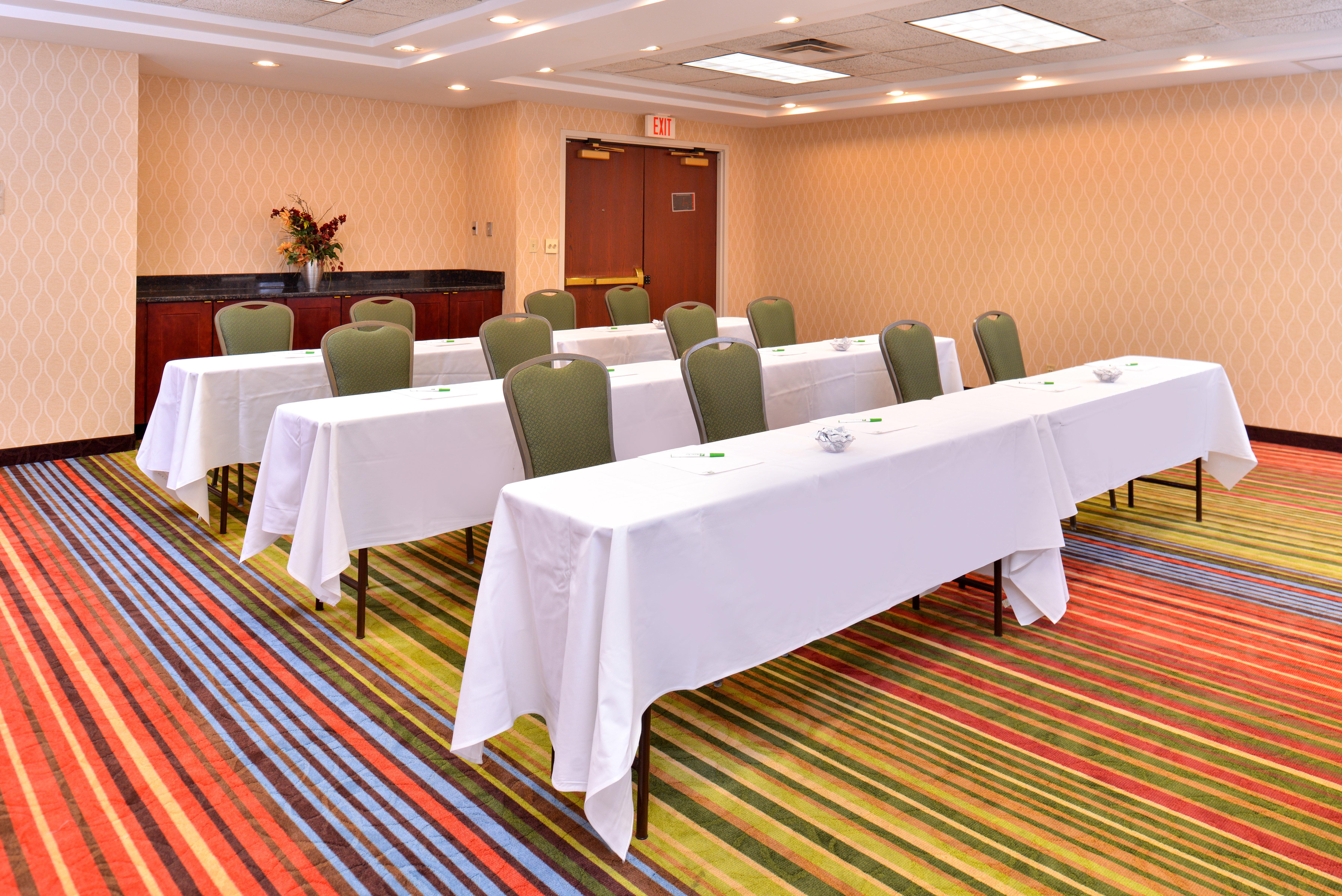Holiday Inn Hotel & Suites Overland Park-Convention Center By Ihg Exterior photo