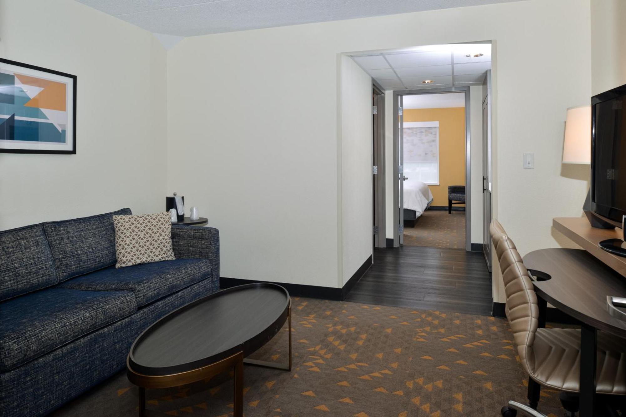 Holiday Inn Hotel & Suites Overland Park-Convention Center By Ihg Exterior photo