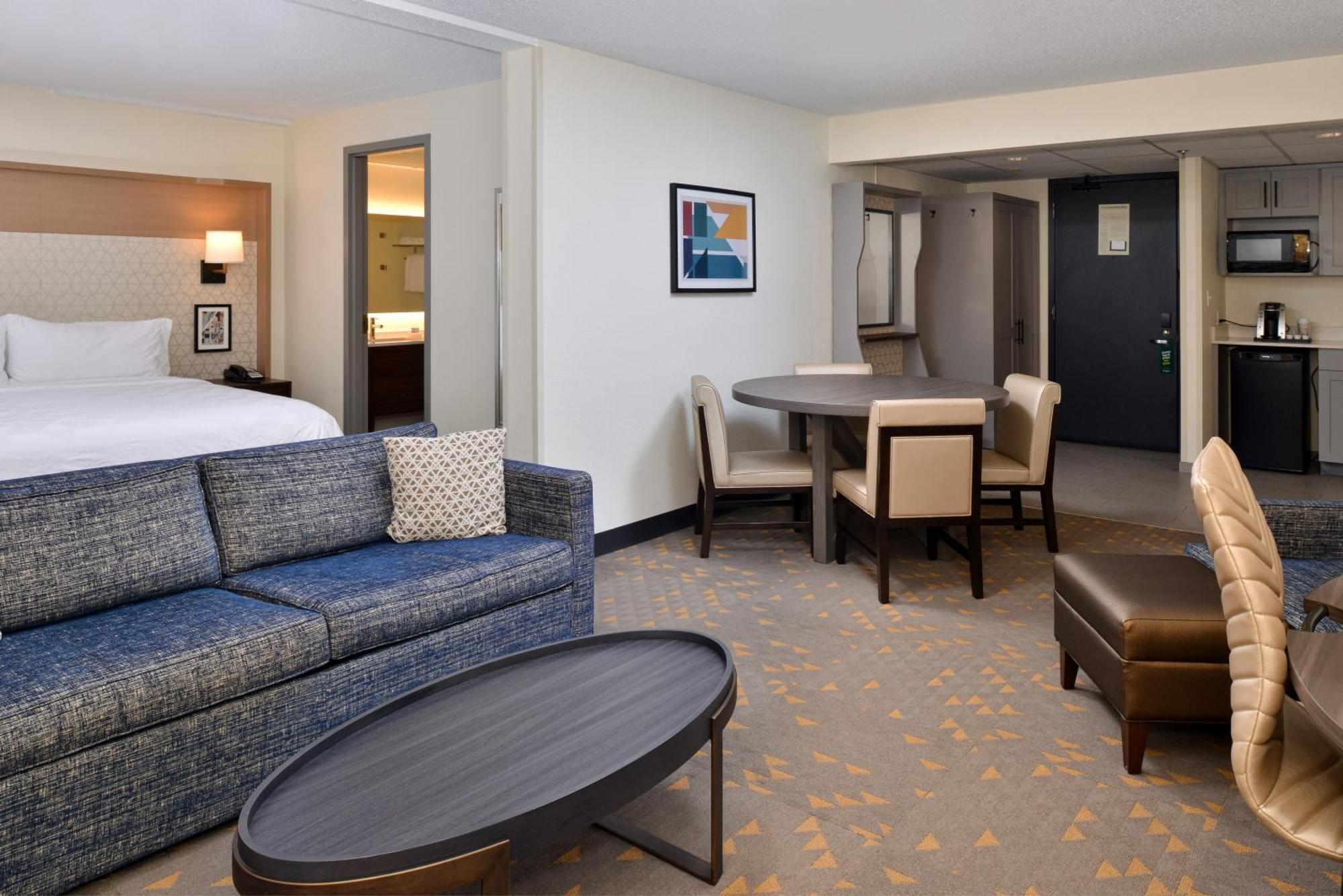 Holiday Inn Hotel & Suites Overland Park-Convention Center By Ihg Exterior photo
